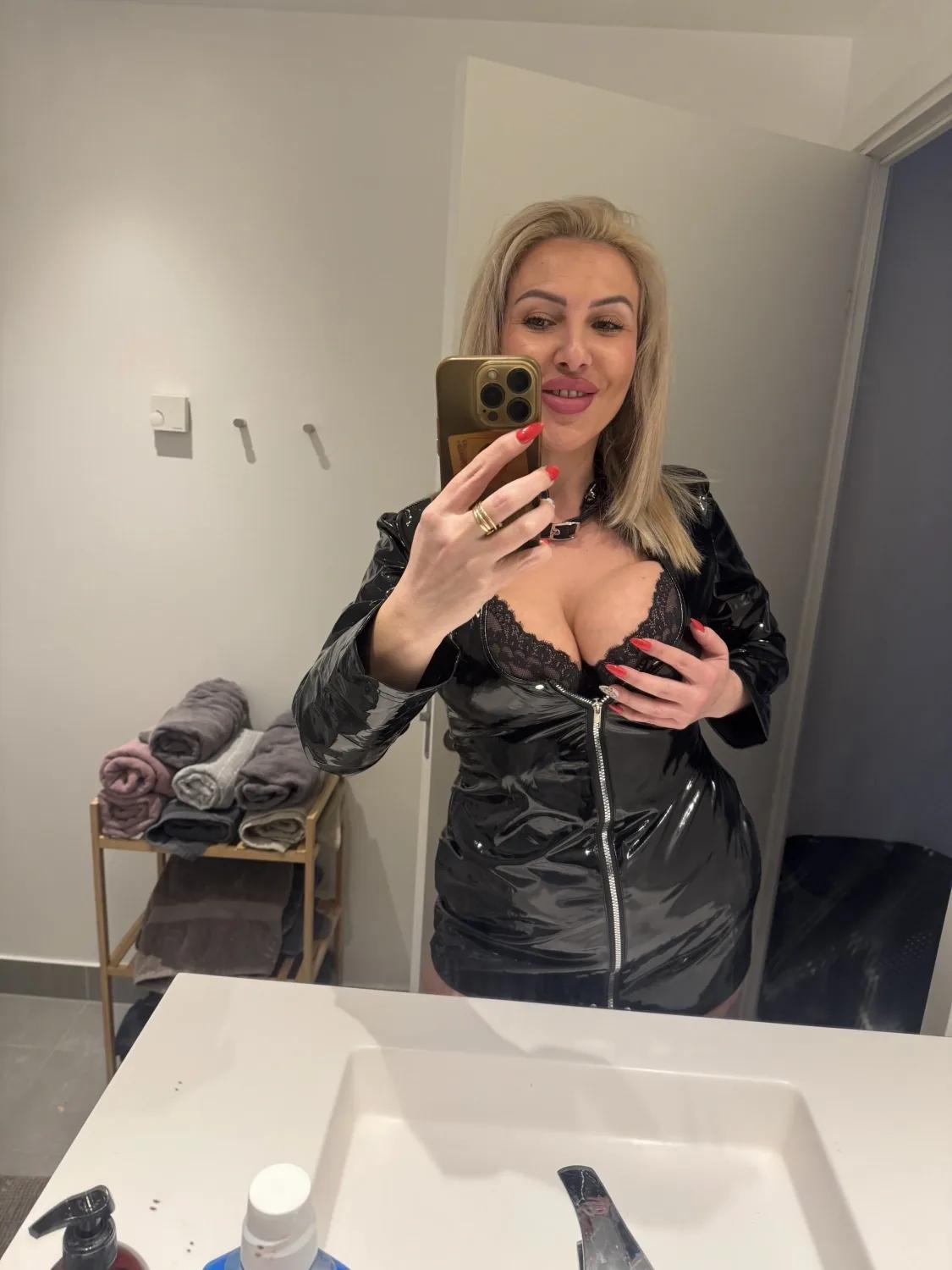 Queen of the best blow AMAGER CENTER - København S – billede 16
