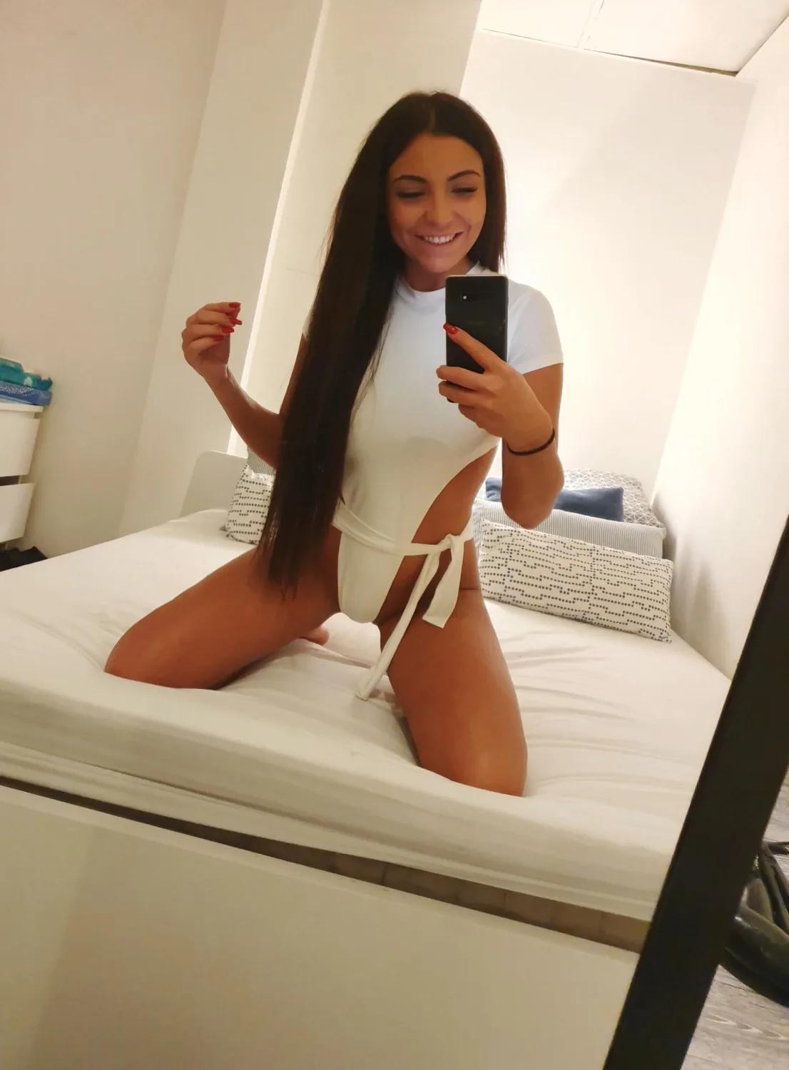 Sexy young Emily is back at Vestamager - København S – billede 8