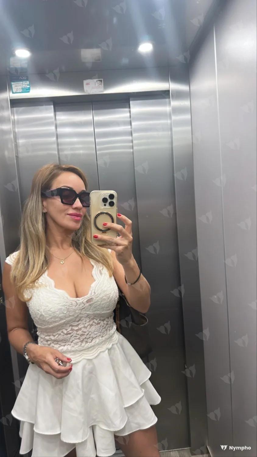 sexy and elegant latin woman - Søborg – billede 12